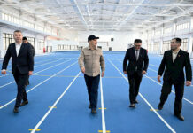 Садыр Жапаров незапланированно посетил Госакадемию физкультуры и спорта