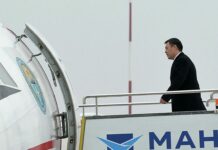 Садыр Жапаров вылетел в Россию