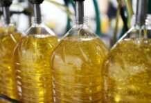 В Кыргызстан пытались незаконно ввезти 32 тонны подсолнечного масла