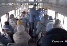 В автобусе № 226 Бишкека напали на контролера (видео)