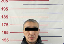 Сотрудники ГКНБ задержали мужчину, который преследовал и избивал бывшую супругу