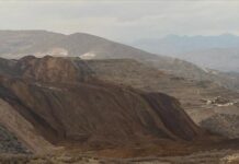 В Турции на золотом руднике сошел огромный оползень, под завалами остались люди(видео)