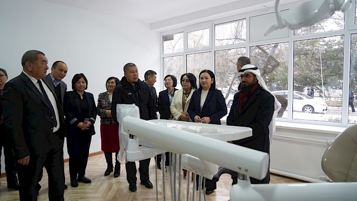 Медицинскому центру КГУ имени Арабаева передали современное оборудование 