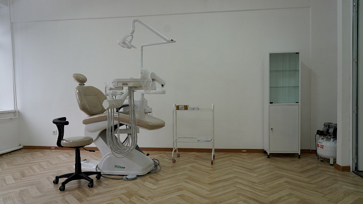 Медицинскому центру КГУ имени Арабаева передали современное оборудование 