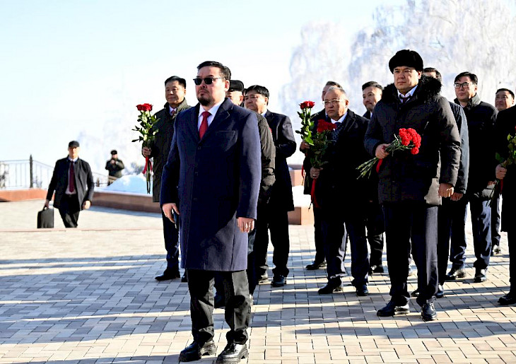 Председатель парламента Монголии возложил цветы в комплексе «Ата-Бейит» 