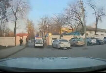 Бишкекте милициянын кайгуул кызматкерлери наристени куткарып калышты