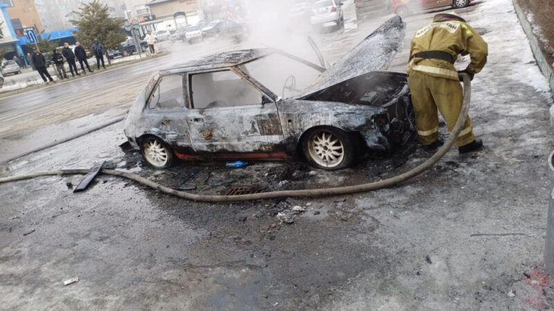 2024 03 01 13 11 00 596739 На ул. Жукеева-Пудовкина в Бишкеке сгорели два автомобиля. Фото