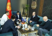 Камчыбек Ташиев встретился с представителями ФИФА