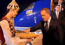 В Кыргызстан с официальным визитом прибыл глава МИД Азербайджана Джейхун Байрамов