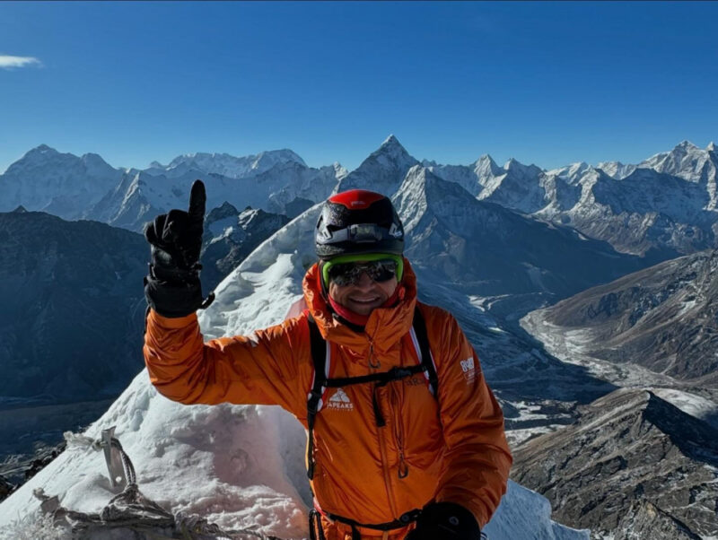 2024 04 22 04 06 13 197401 Кыргызстандык альпинисттер Гималайдагы Лобуче чокусуна чыгышты 