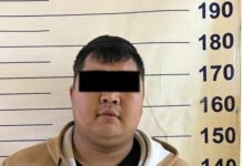 У бишкекчанина отобрали телефон, часы и 35 тысяч сомов. Грабителя задержали