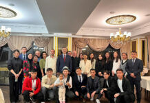 Элчи Руслан Казакбаев Түркиянын Самсун шаарындагы мекендештер менен жолукту