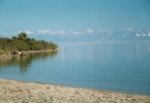 Двое граждан Индии утонули в озере Иссык-Куль