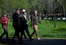 Садыр Жапаров оңдоп-түзөөдөн өткөн Э. Гареев атындагы Ботаникалык бакка барды