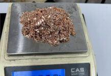 Женщина пыталась под одеждой сокрыть контрабанду золота на 2 млн сомов