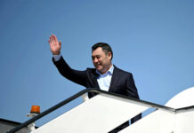 Садыр Жапаров совершит официальный визит в Казахстан — программа