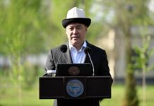 Садыр Жапаров поздравил жителей Бишкека с Днем города