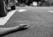 В Канте водитель сбил пешеходов, обгоняя другое авто по обочине — видео