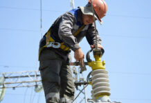 Кыргызстанда энергетиктердин айлыгы 15%га чейин көтөрүлдү