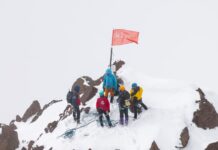 Бессмертный полк на высоте 4446 метров прошел в Кыргызстане