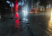 В Бишкек из-за ливневых дождей затопило несколько улиц