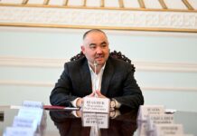 Торага Жогорку Кенеша вылетел с официальным визитом в Австрию