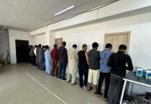 Бишкекте тигүү цехинде мыйзамсыз иштеген чет элдик жарандар кармалды