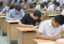 Кыргызстанцы могут поступить в вузы РФ. Экзамены пройдут в Бишкеке