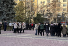 Торговцы рынков снова вышли на митинг в Бишкеке