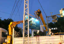 Исполняют поручение президента. В Бишкеке начали демонтаж рекламных щитов