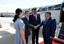 Акылбек Жапаров иш сапары менен Кытайдын Үрүмчү шаарына келди