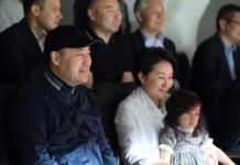 Садыр Жапаров с супругой посетили матч Кыргызстан-Малайзия