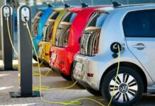 Садыр Жапаров: Соберем старые машины по всей республике, взамен дадим электромобили