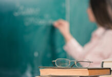 Законопроект о запрете быть учителями лицам с некоторыми заболеваниями отозвали