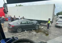 На трассе Бишкек — Нарын — Торугарт автомобиль Hyundai протаранил фуру