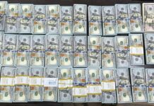 Гражданин Китая пытался незаконно вывезти из Кыргызстана $350 тысяч наличными