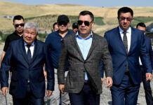 Садыр Жапаров открыл малую ГЭС «Кок-Арт» в Сузакском районе