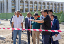 Акылбек Жапаров Ала-Тоо аянтын реконструкциялоонун жүрүшү менен таанышты