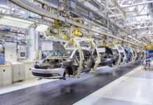 Жапаров менен Мирзиёев Сокулуктагы автозаводдун ишине старт берет