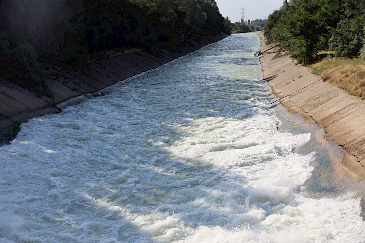 Торобаев ознакомился с поступлением и отводом воды в Кировском водохранилище 