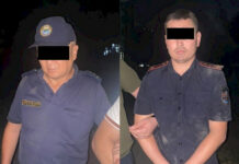 УКМК эки милиция кызматкерин пара алып жаткан жеринен кармады