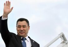 Президент Садыр Жапаров иш сапары менен Казакстанга жөнөп кетти