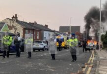 Протесты против мигрантов переросли в беспорядки