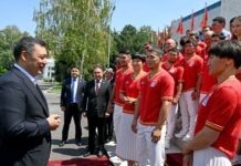 Каждому по $5000. Садыр Жапаров рассказал, как проводил спортсменов на Олимпиаду