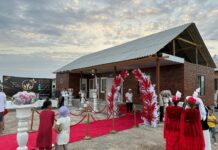 Жители Баткена построили дом для матери-одиночки