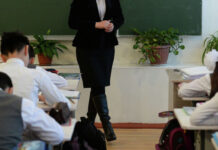 Кыргызстанда 1,3 миңден ашык мугалим жетишпейт