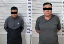 Кара-Көл шаардык кеңешинин төрагасы жана депутаты пара талап кылып жаткан жеринен кармалды