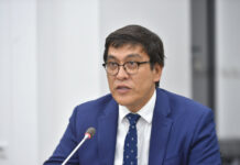 Не относится к гражданам Кыргызстана. Эдиль Байсалов о новом запрете для мигрантов, работающих в РФ