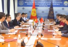 Жээнбек Кулубаев и посол Китая обсудили строительство железной дороги КНР – КР – РУз