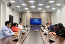 Спецпредставитель президента провела встречу с главой представительства Всемирного банка в КР Хью Ридделлом